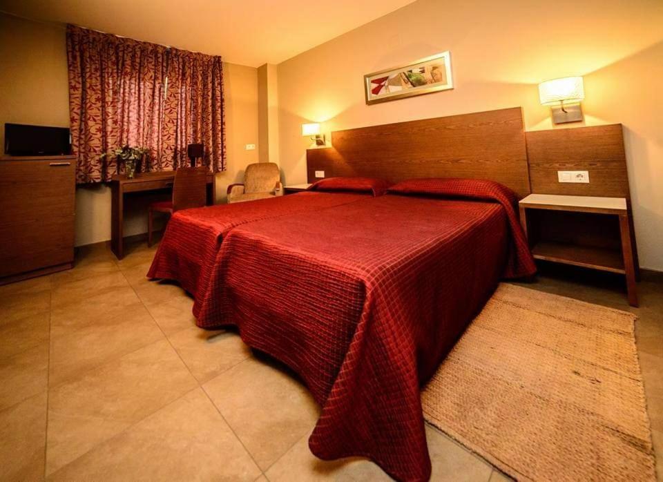 Hotel Ciutat De Carlet Esterno foto